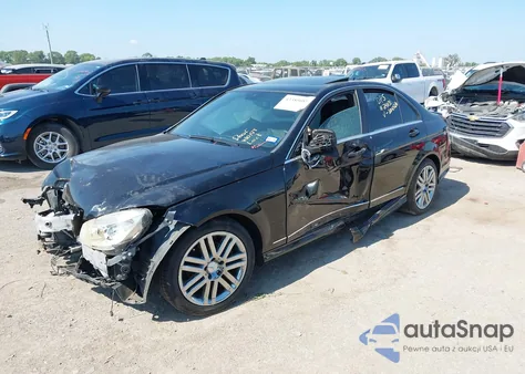 2009 Mercedes-Benz C 300 Luxury/Sport из США, поврежденный, VIN WDDGF54X59F204326
